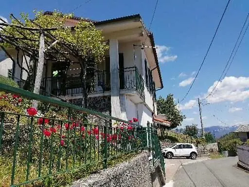 Le Tre Sorelle Apartment Mattarana
